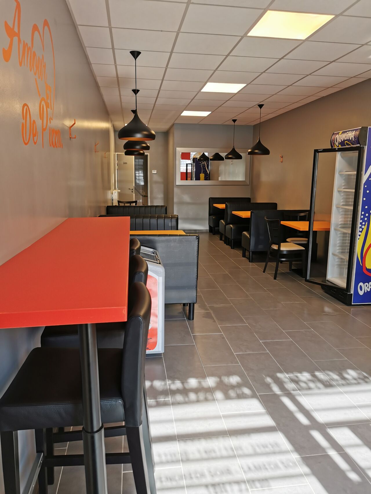 Intérieur de la pizzeria D'pizza de Saint-Max